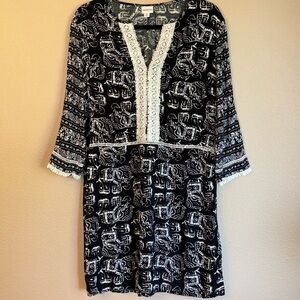 MERONA Boho Shift Dress Size MEDIUM Black and Ivory Elephant Print Lace Trim